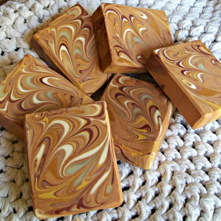 Soap Making Secrets: Recipes for Homemade Luxury